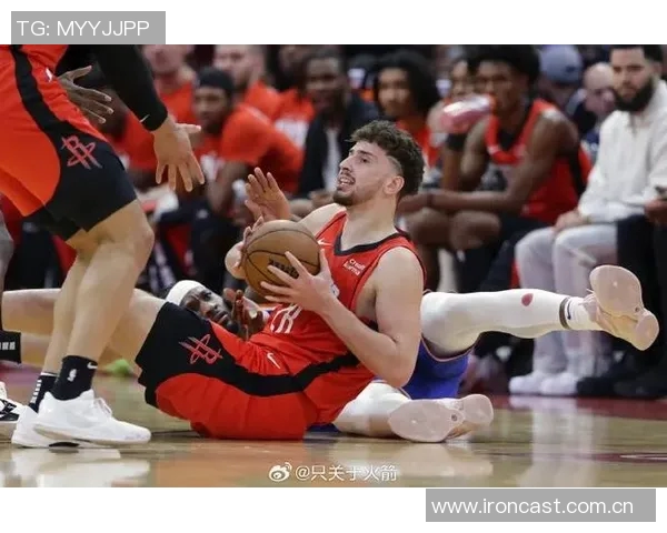 申京谈比赛表现强调团队合作的重要性与队友的支持