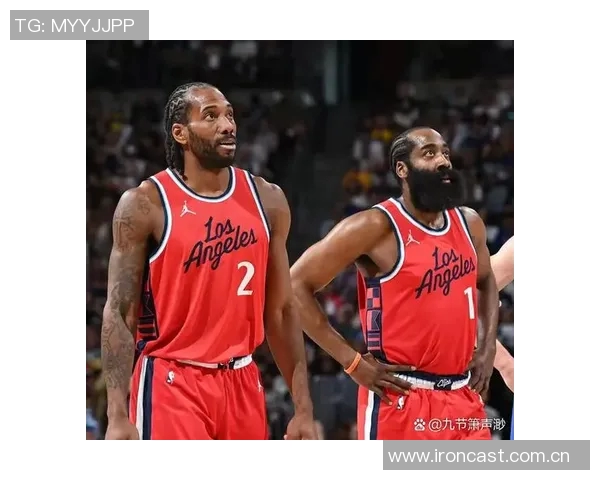 浓眉首节表现稳健6分4板1助助力球队中规中矩展现实力