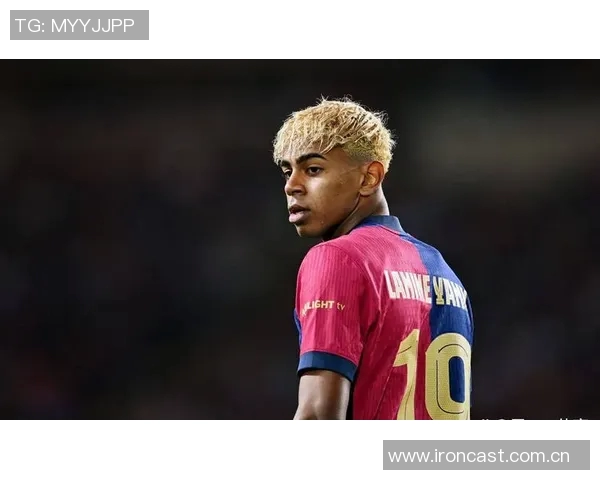 亚马尔社交媒体未关注梅西引发球迷对两人关系的热议与猜测